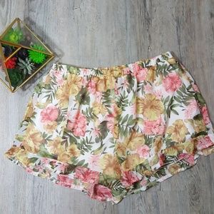 Nwot Floral Shorts Sz Medium
